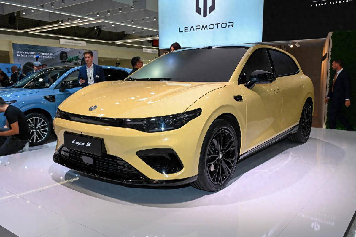 钢炮+环保空间还有哪些看点？零跑Lafa5新版本申报智能(图4)