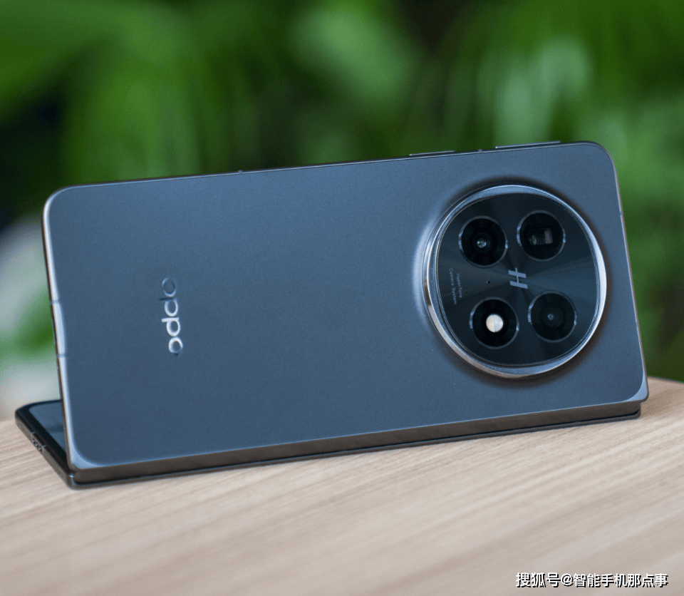 ：经纬黑配色+磁吸生态已加速量产中！OPPO Find N6